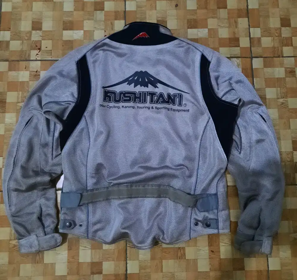 Jaket khusitani