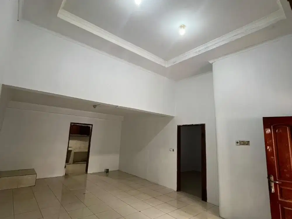 Dijual dan Disewakan Rumah Siap Huni Muara Karang, Pluit, 2,5 Lantai.Lokasi Strategis, Harga Bersahabat