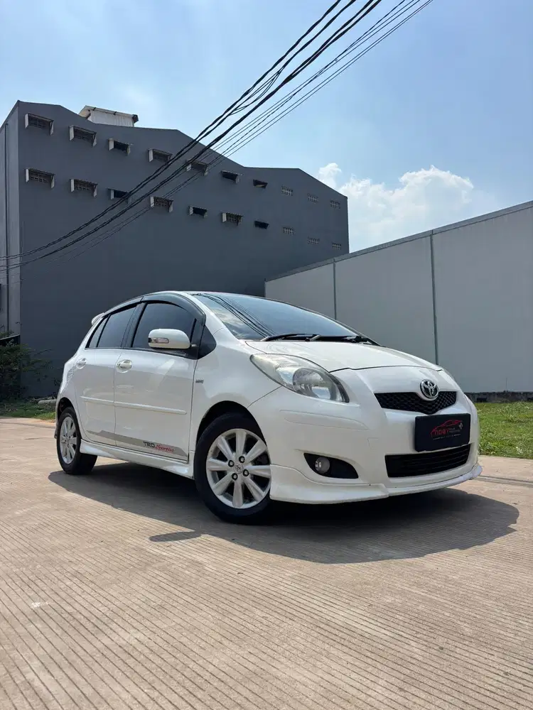 Toyota Yaris 1.5 S Limited 2011 Automatic ( Putih Metalik )