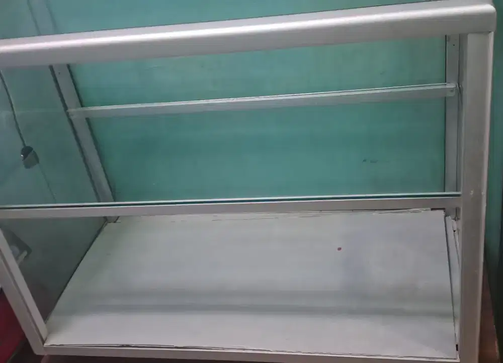 Etalase buat jualan