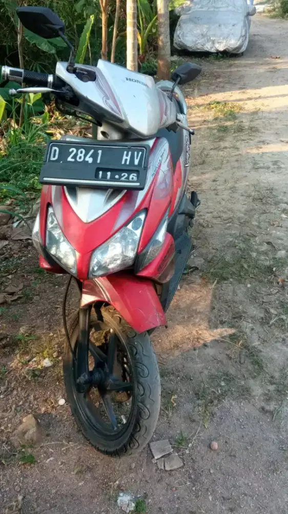 Honda Vario Karbu 110 Warna Merah Hitam Tahun 2010