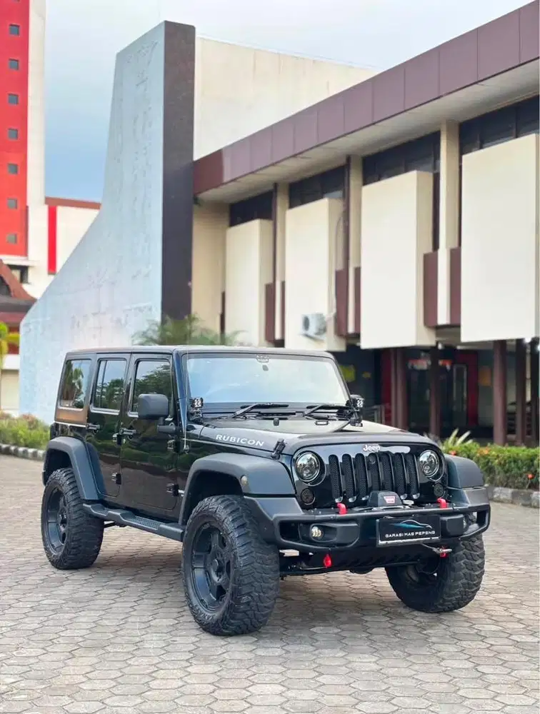 SUV TANGGUH PREMIUM LIFESTYLE JEEP WRANGLER SPORT 3.6 automatic 4doors