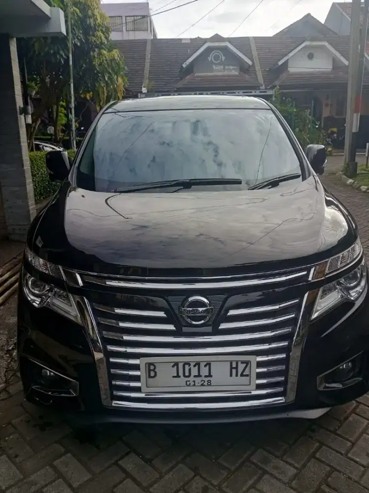 Nissan Elgrand HWS 2,5 A/T 2018