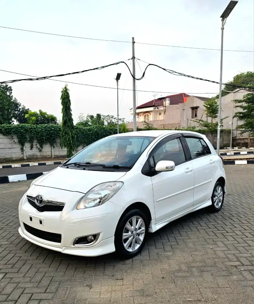 (DP 28JT) YARIS S LIMITED AT TOPP MULUS...