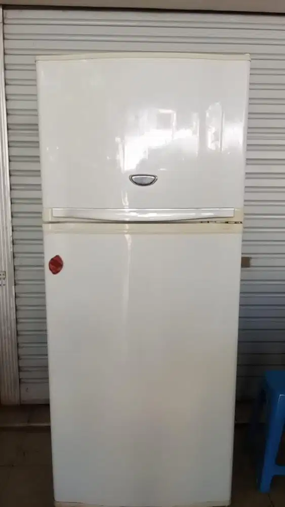 Kulkas tinggi 2 pintu