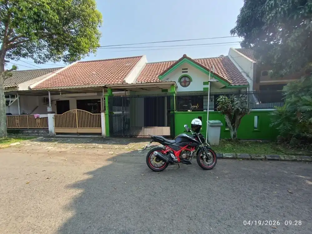 Lingkungan Asri & Aman, Rumah Terawat Siap Huni Murah di Batununggal