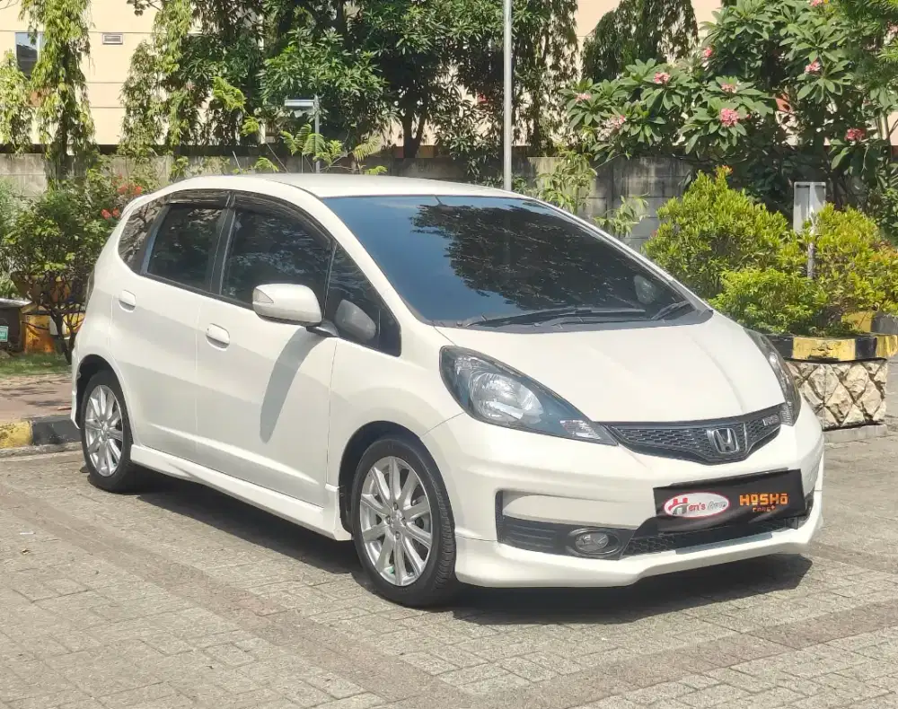 KM LOW RECORD HONDA JAZZ RS 2013 PUTIH