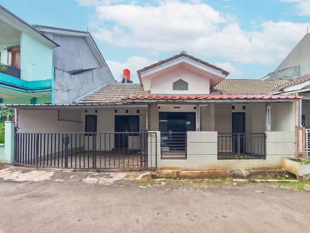 Rumah Strategis 15 Menit ke Terminal Bus Ciparigi Hadap Utara J-21262