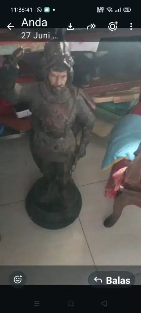 Di jual patung seni, tinggi kurang lebih 80 cm, minta 2 juta nego.