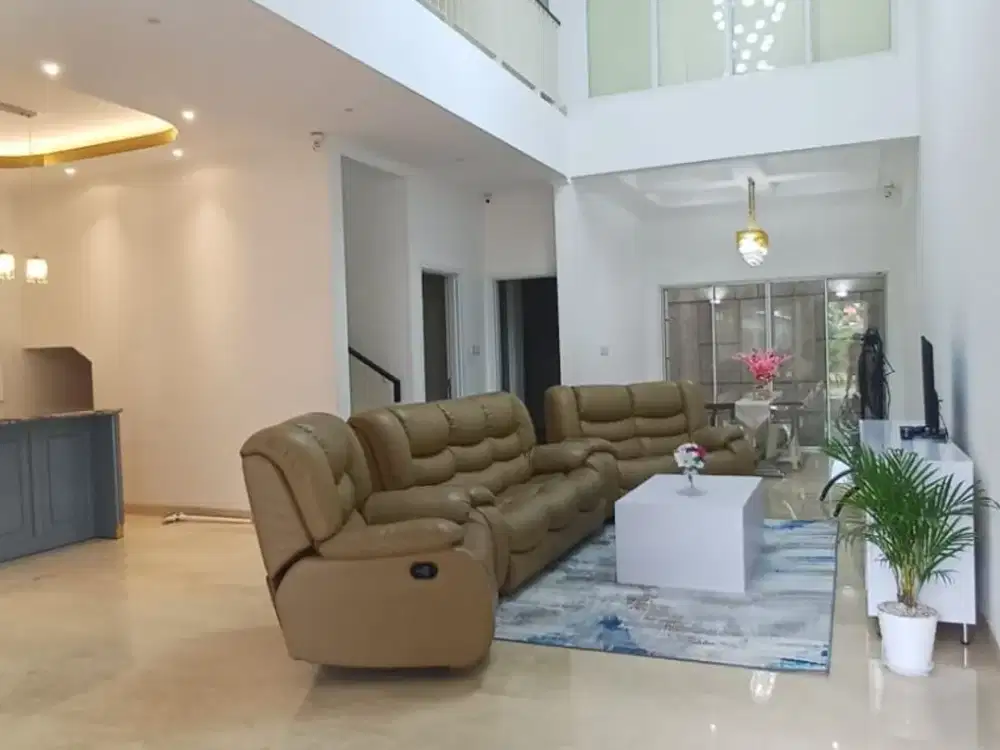 Dijual Cepat Rumah Riviera Metalnd Puri Fully Furnish