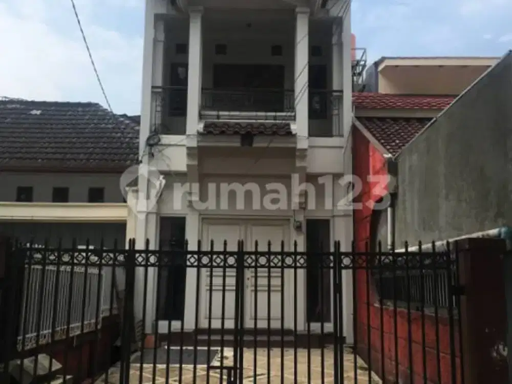 Disewakan Rumah Area Riau bisa untuk Tempat Usaha Kota Bandung