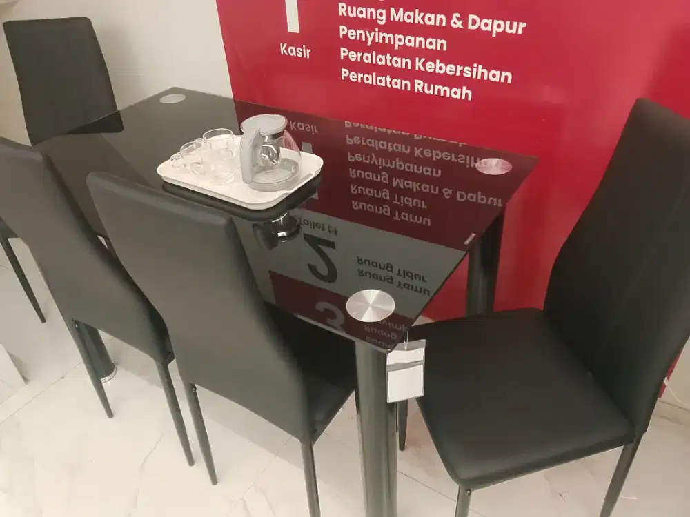 Minka set meja makan 4 kursi