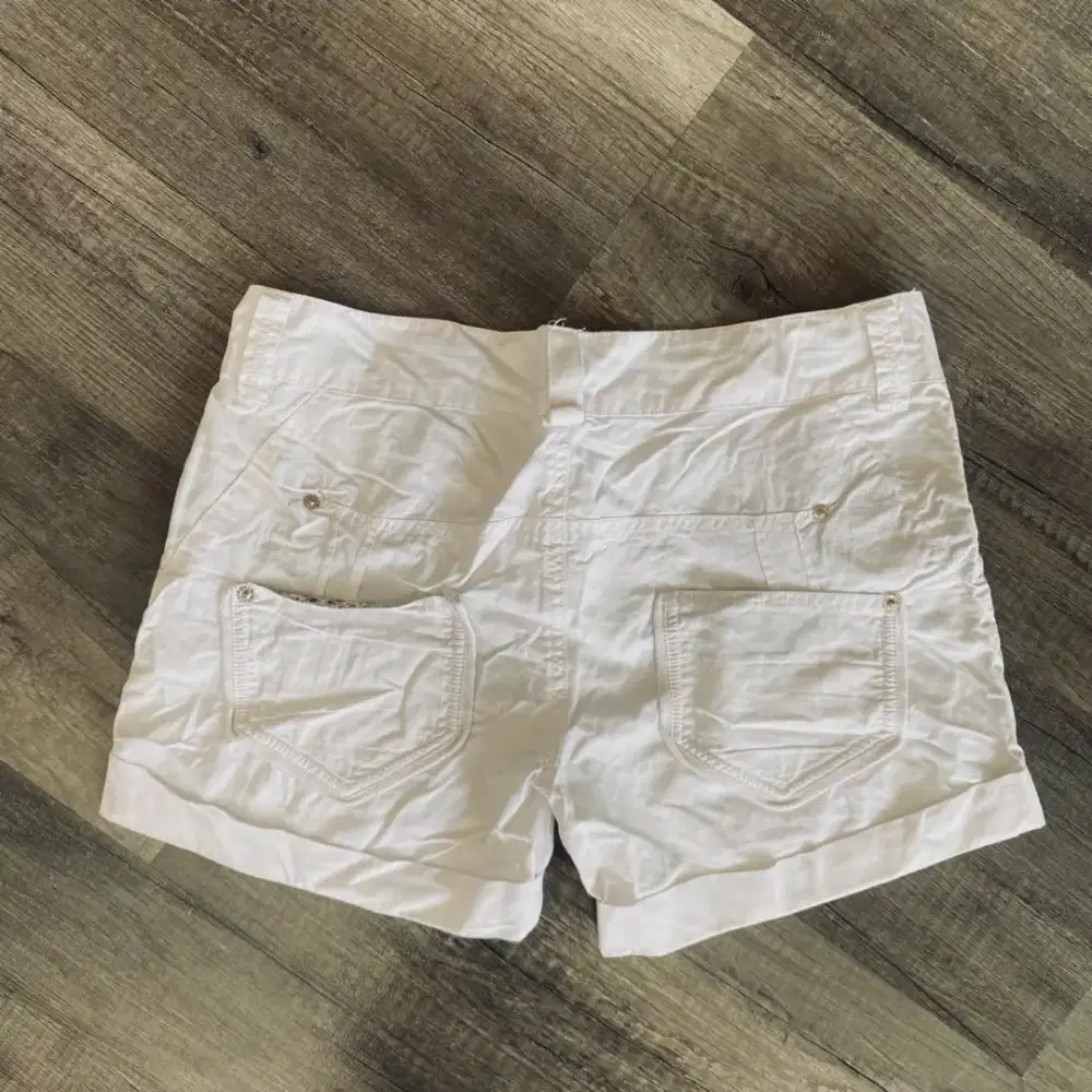 Preloved (Personal Used) Celana ZARA Pendek Putih
