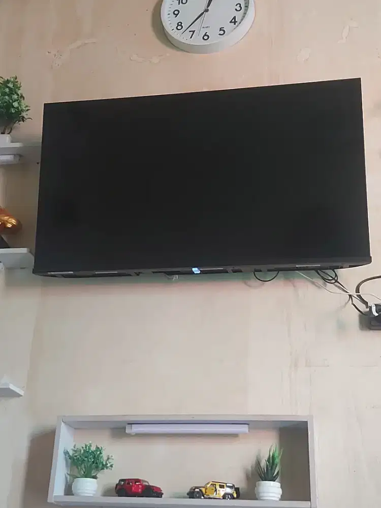 QLED SMART TV TOSHIBA 40 INCH V37