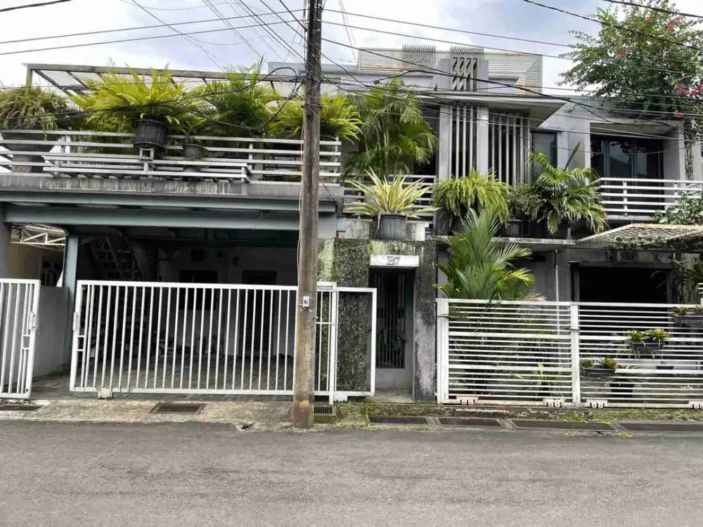 Rumah Dengan Luas Tanah 252m² Siap Huni