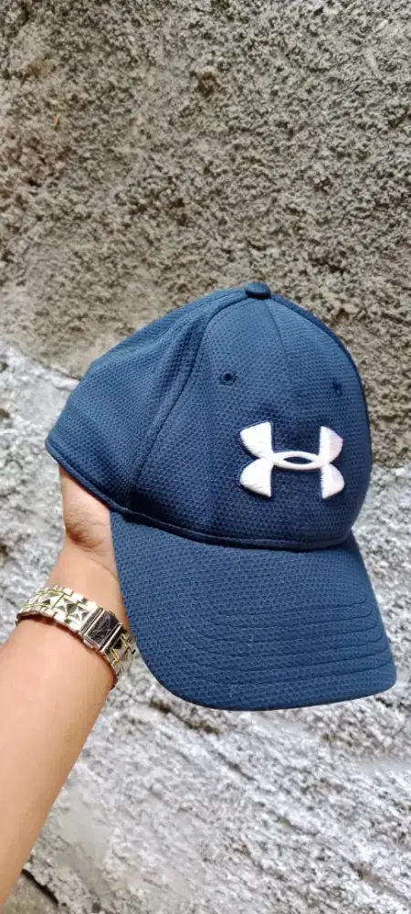 Topi UnderArmour Kondisi Bagus