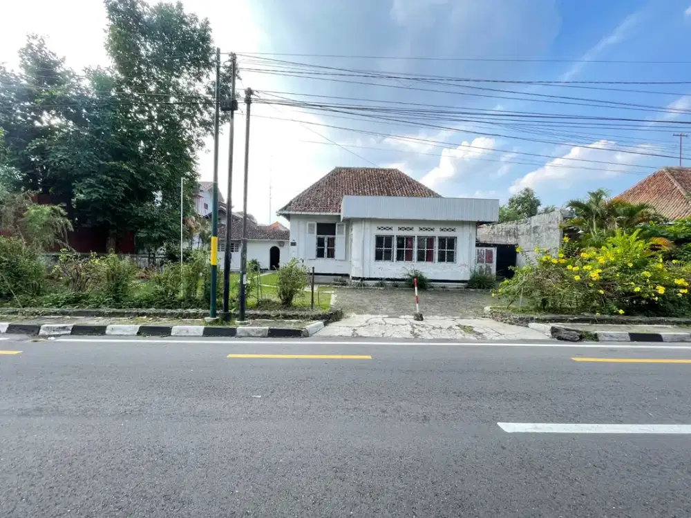 rumah kolonial belanda SHM cocok untuk kafe belakang kridosono samping kaluna