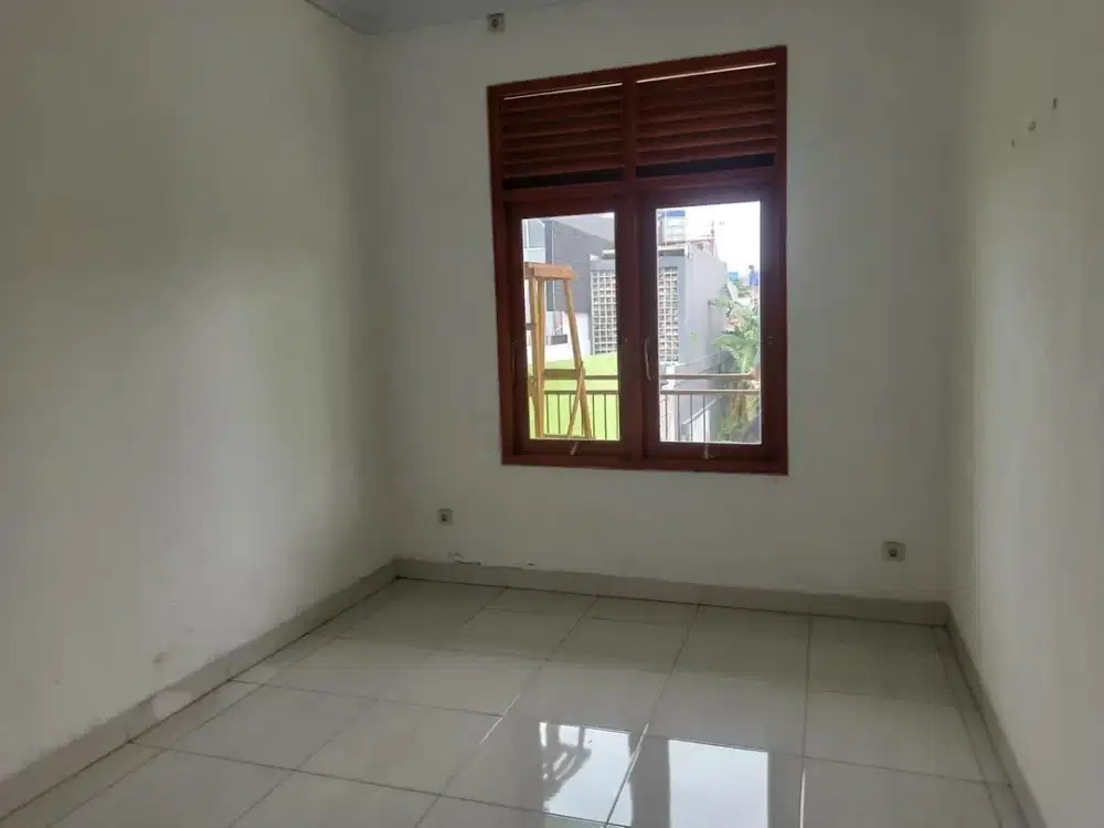 L11. Rumah Disewakan di Cluster Tropikana Residence Jababeka