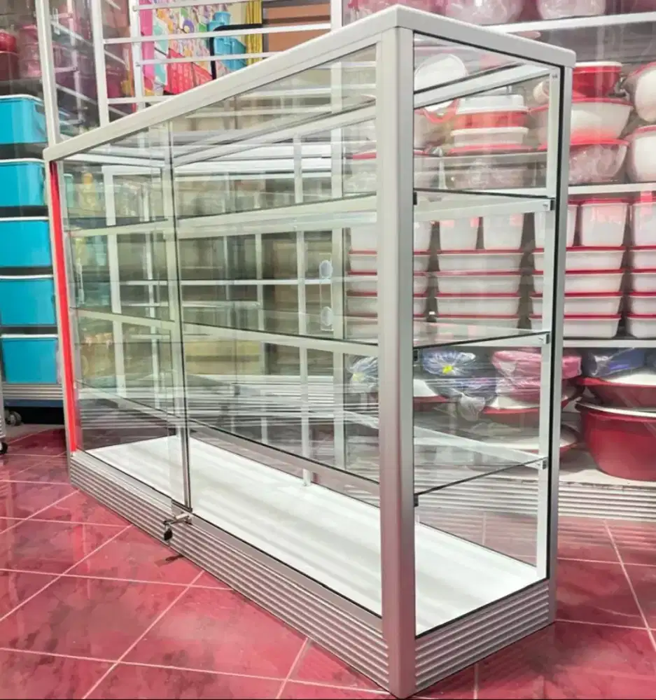 Etalase 1,5 Meter × 1 Meter Serbaguna