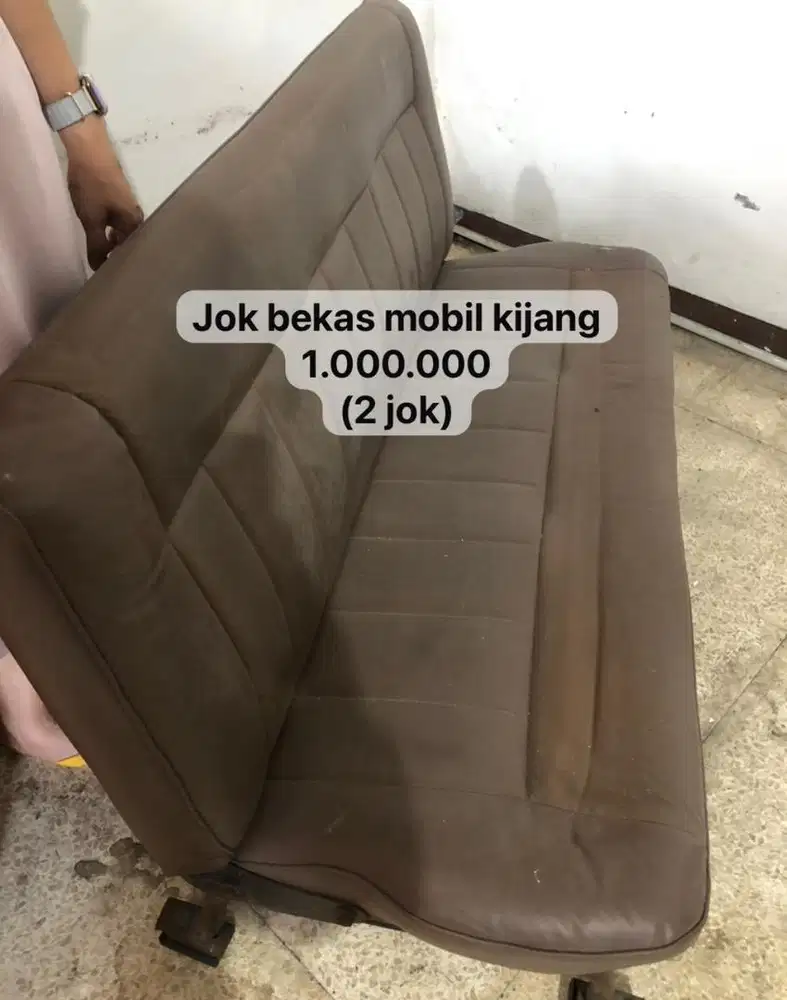 Jok mobil bekas kijang tengah belakang