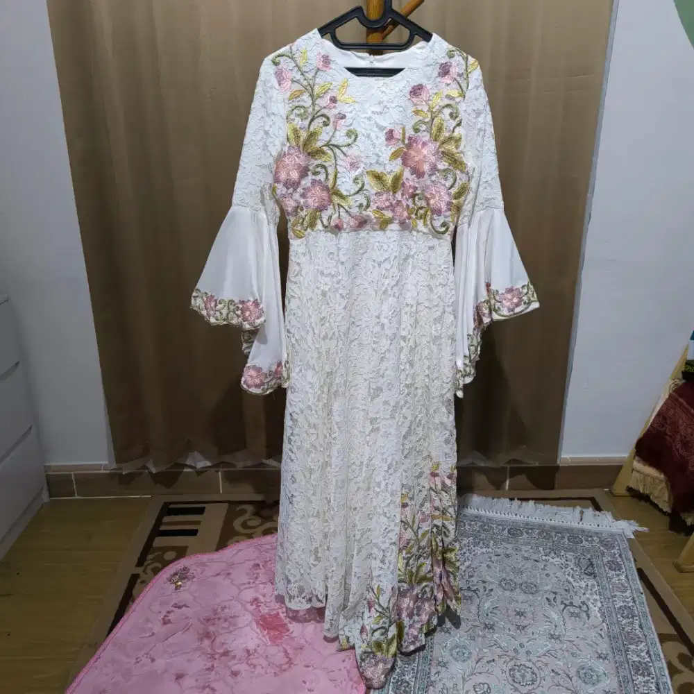 Dress Gamis Pesta Wanita Putih Brukat Mix Bunga PL