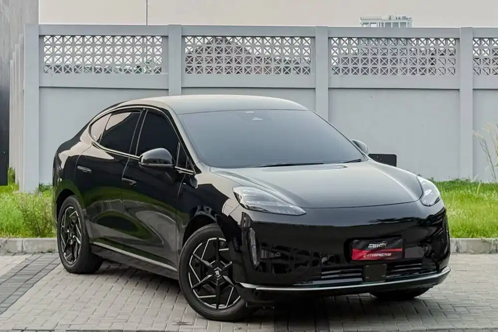 Aion Hyptec HT Premium Listrik Panoramic AT Matic 2024 Hitam.
