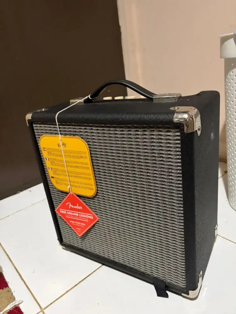 Amplifier Bass Fender Rumble 15 v3
