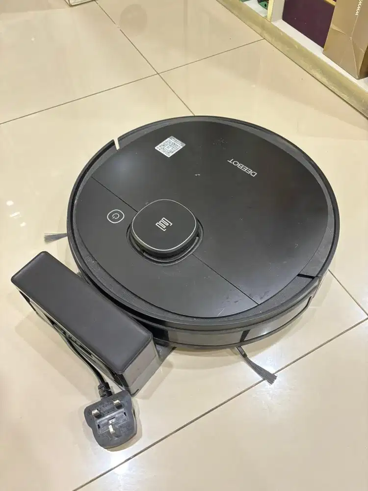 Ecovacs Deebot Ozmo 950 (RUSAK)