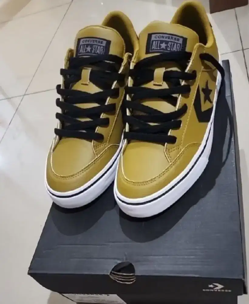 Sepatu sneakers converse all star coklat muda