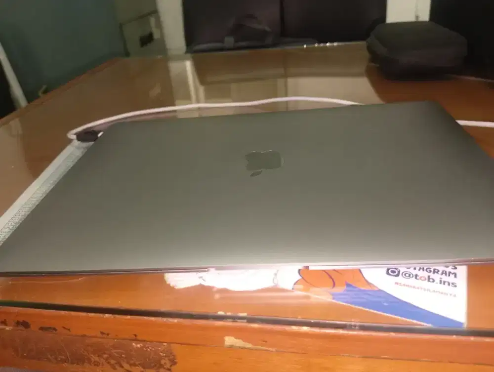 MACBOOK AIR RETINA 16/512 i5;
