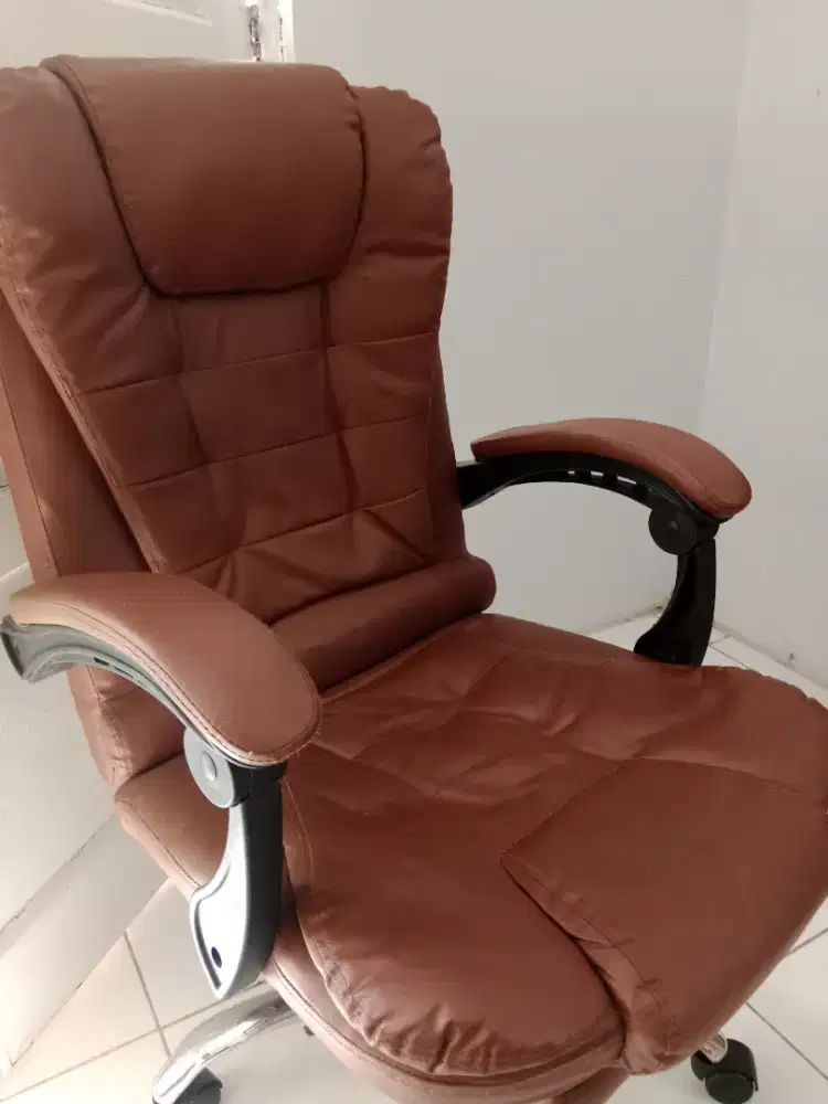 Kursi Kerja Kantor Putar