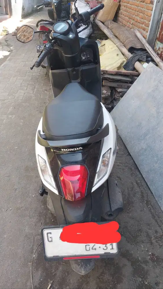 Di jual Motor Honda Genio warna putih Hitam tahun 2026 mulus 99%