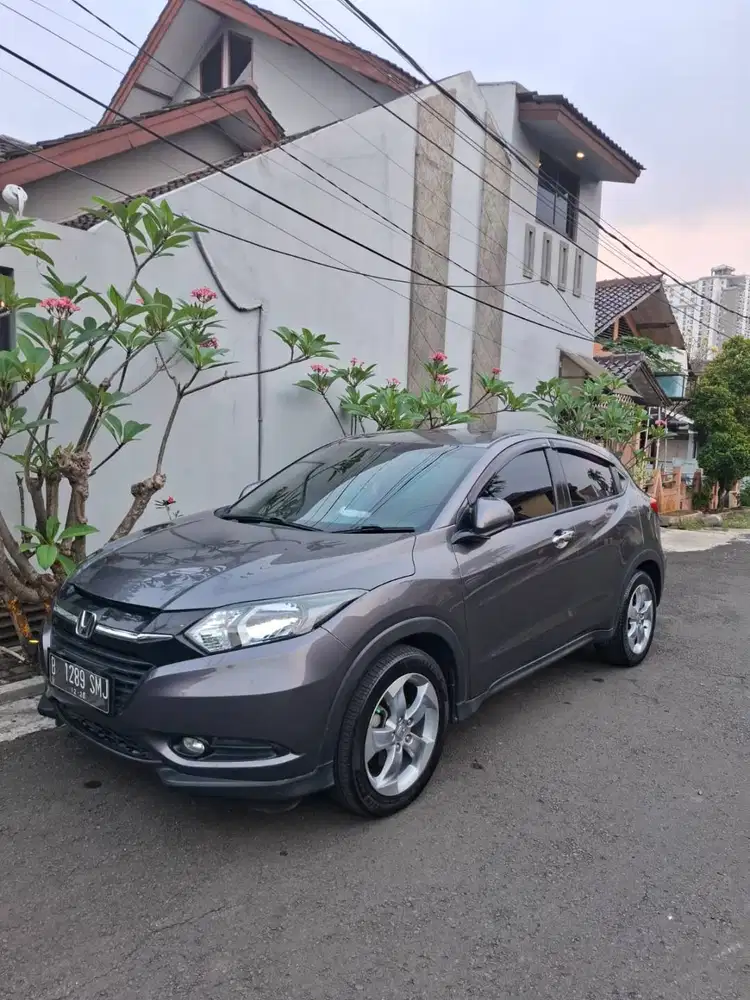 Honda HRV E AT 2017 Abu Abu