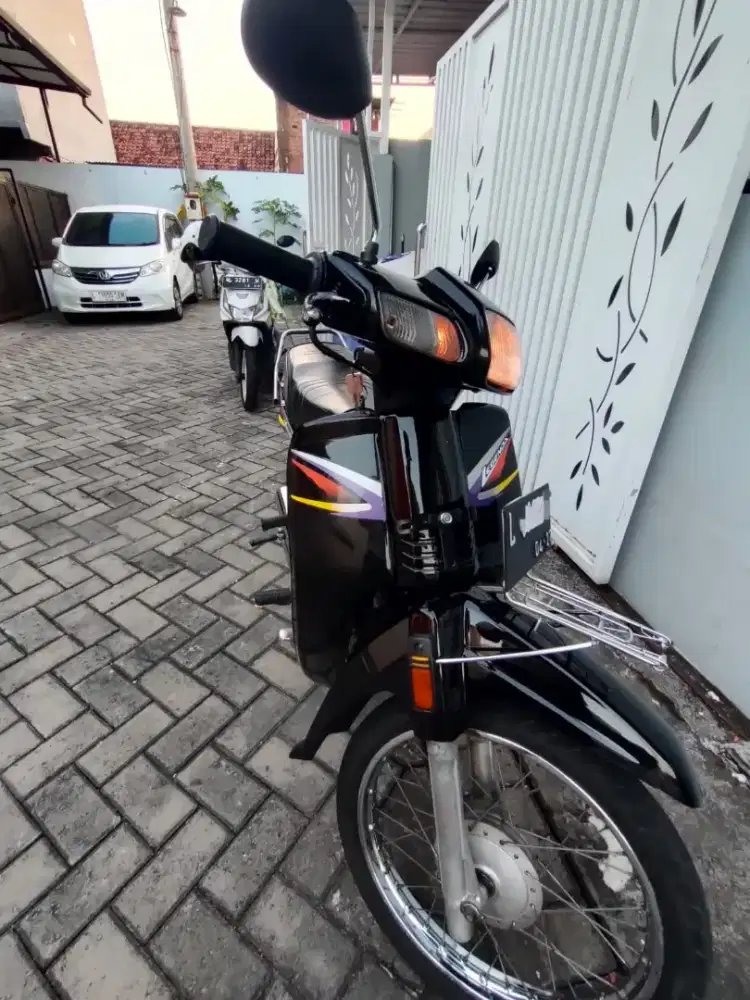 Astrea Legenda 2002