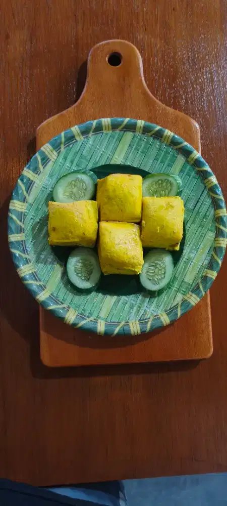 Pelayan Warung Pecel Lele (Ayam Penyet)