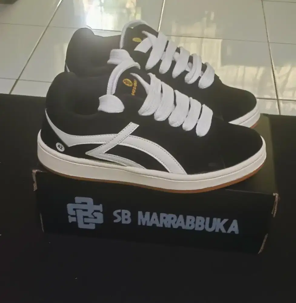 Jual Sepatu sneaker skate running