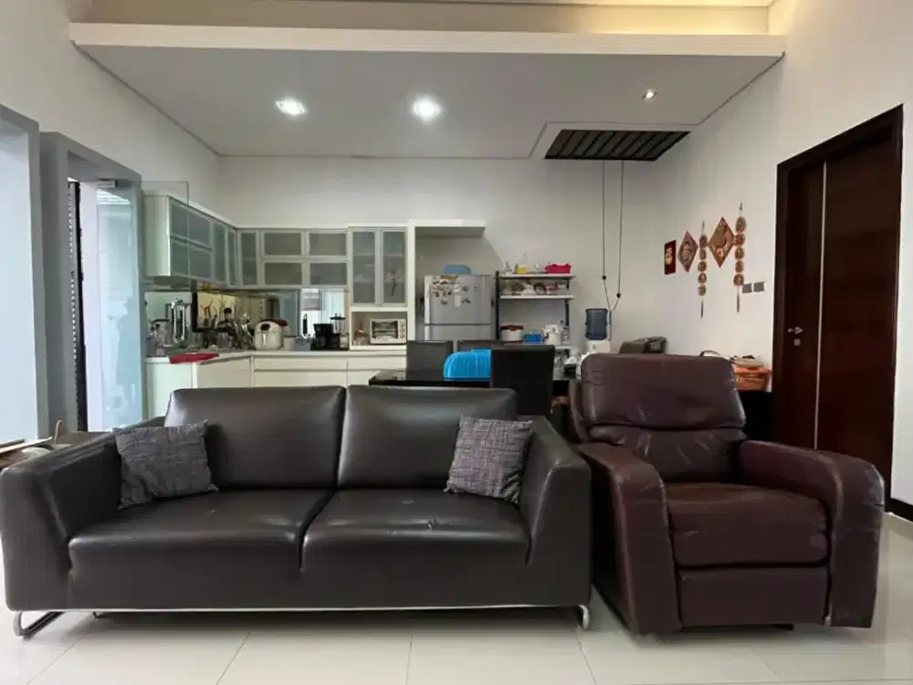 Rumah Bagus SHM di Perum Darmo Permai Siap Huni