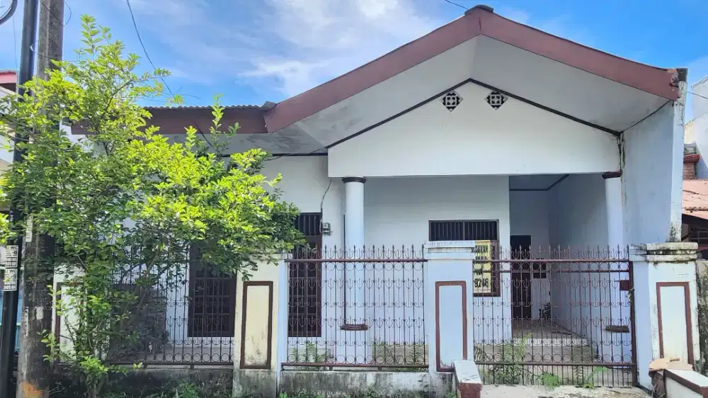 RUMAH BELAKANG STADION KALEGOWA
