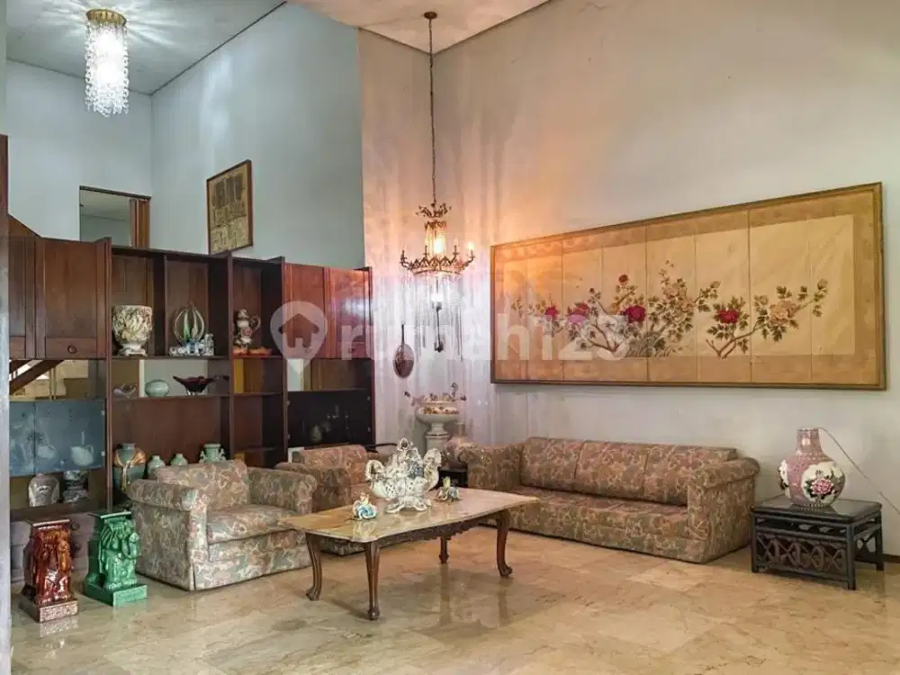 Jual Butuh! Rumah Hook antara Hanglekiu dan Pakubuwono selangkah ke Senayan City