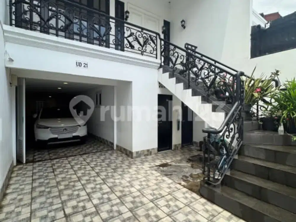 Rumah, Pondok Indah 3 Lantai 7 Milyar