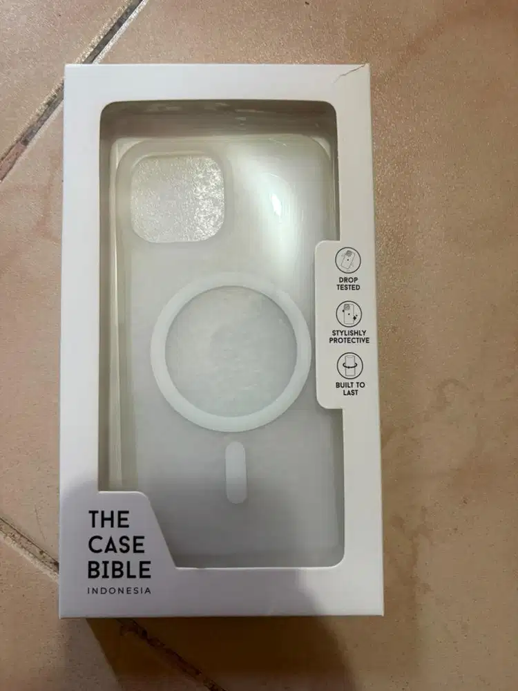 Case iphone 15 Basic ,White matte ,Like New