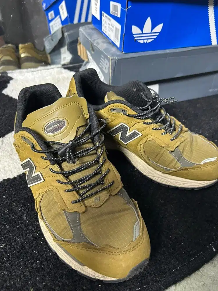 New Balance 2002r