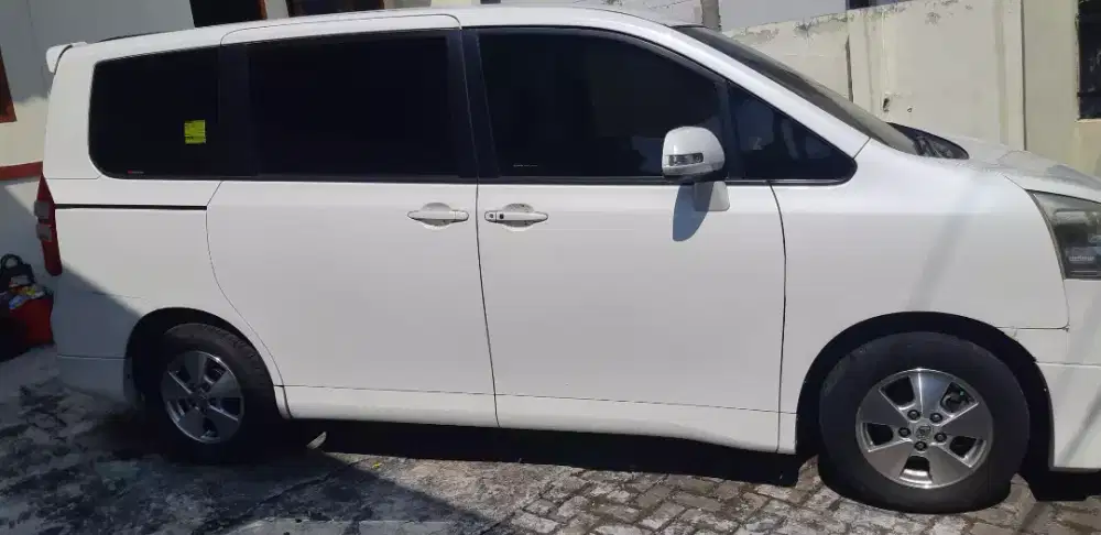 Toyota Nav1 tipe V tahun 2013