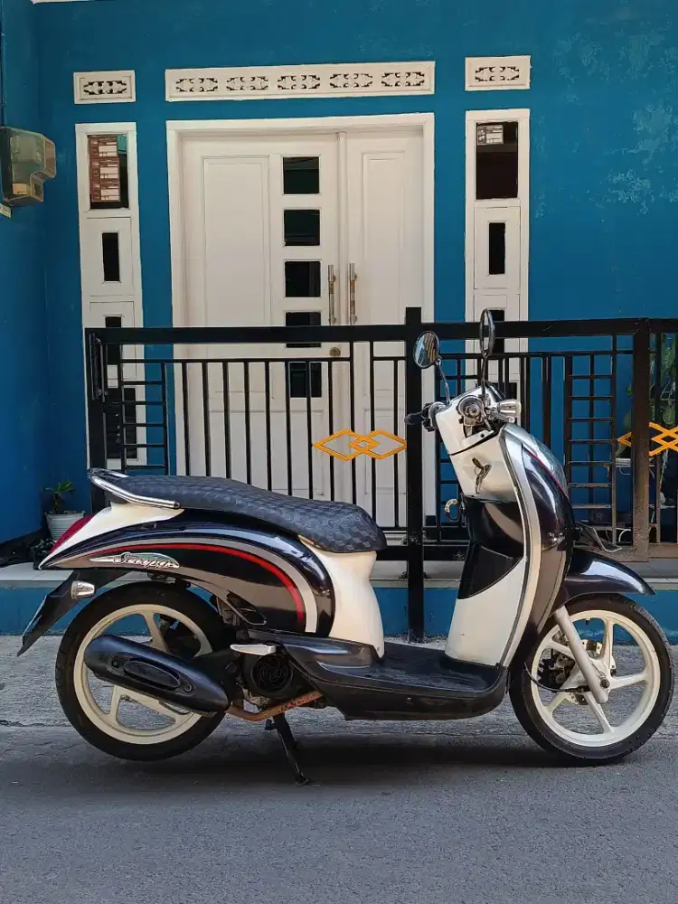 Honda Scoopy 2012 ,karbu  standaran mesin bagus sekali