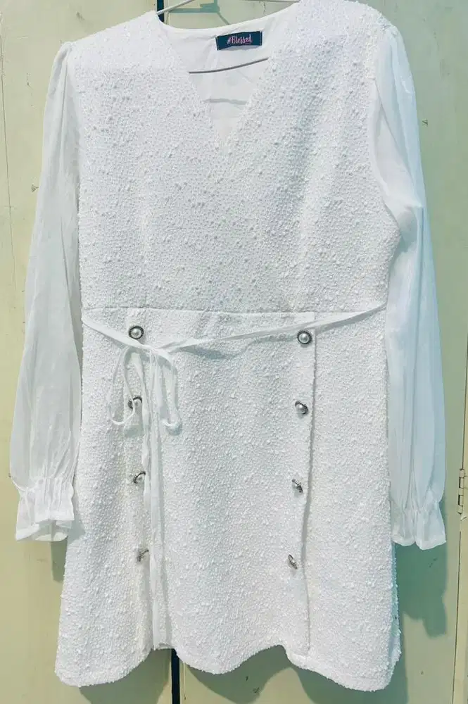 Preloved Dress Putih Korean Style Vneck