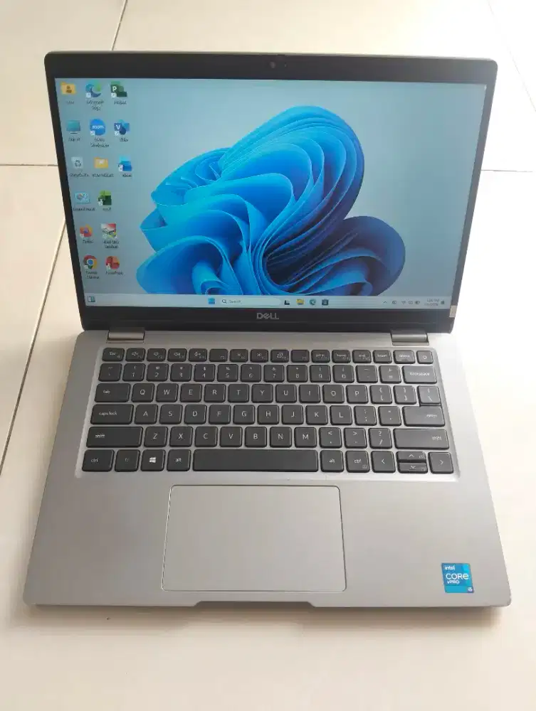Dell Latitude 5320 i5 gen 11 intel iris Xe graphics 8/512