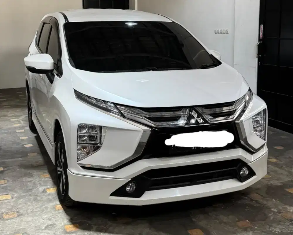 Mitsubishi xpander 2021 at 1.5 sport body kit putih mulus
