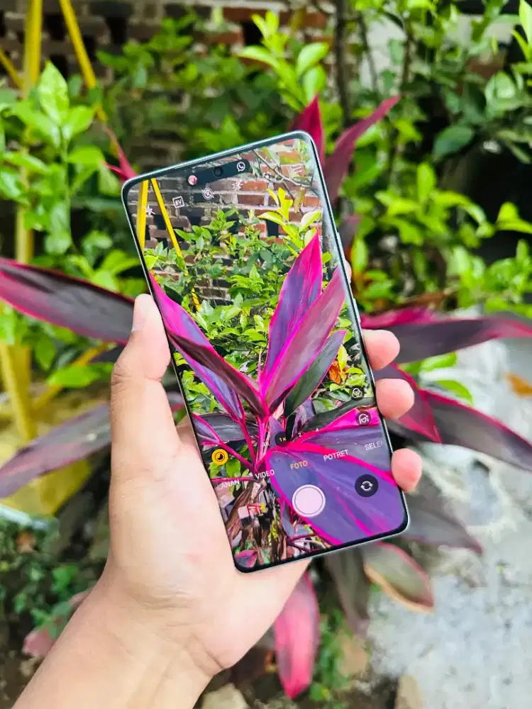 Realme gt 6 5g 12/256 layar lengkung elegan kumplit orian mulus segel