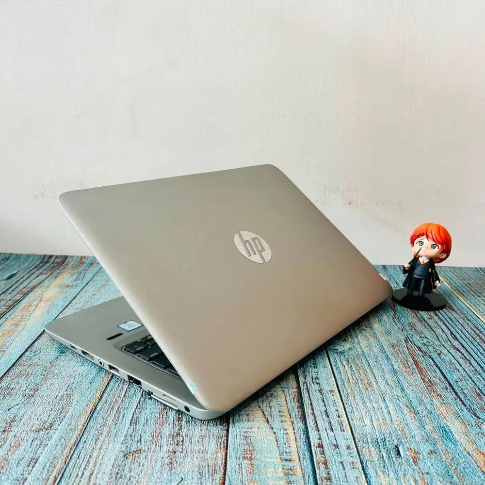 HP ELITEBOOK 820 G3 // CORE i7 // RAM8 // SSD 256GB