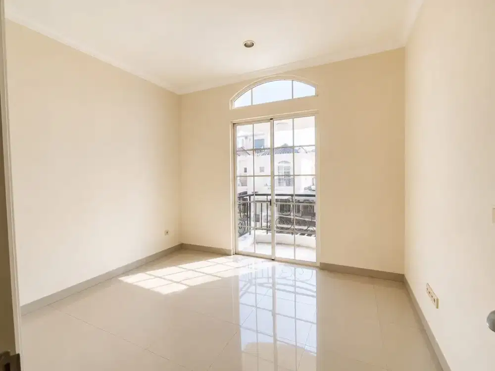 Dijual Rumah Condo House  Green Royal(TIARA010)